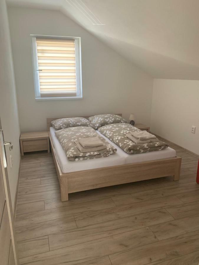 Apartmanovy Dom Magda Vrbov Exterior photo