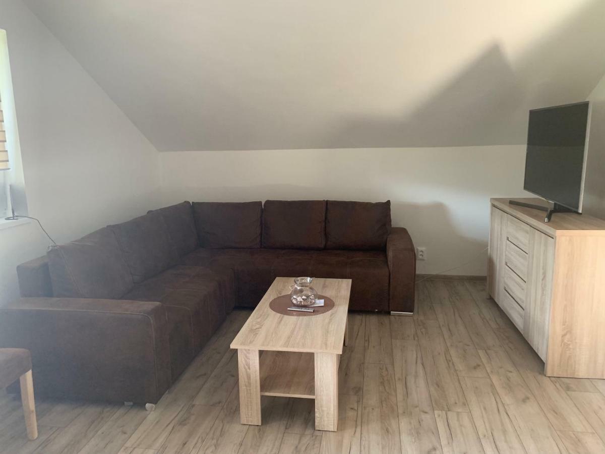 Apartmanovy Dom Magda Vrbov Exterior photo