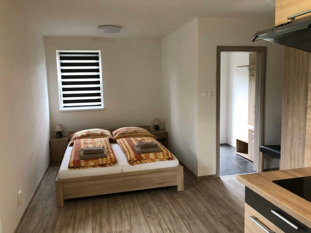 Apartmanovy Dom Magda Vrbov Exterior photo