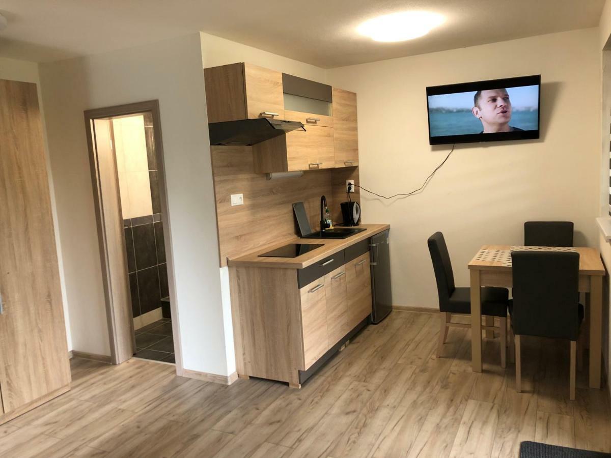 Apartmanovy Dom Magda Vrbov Exterior photo